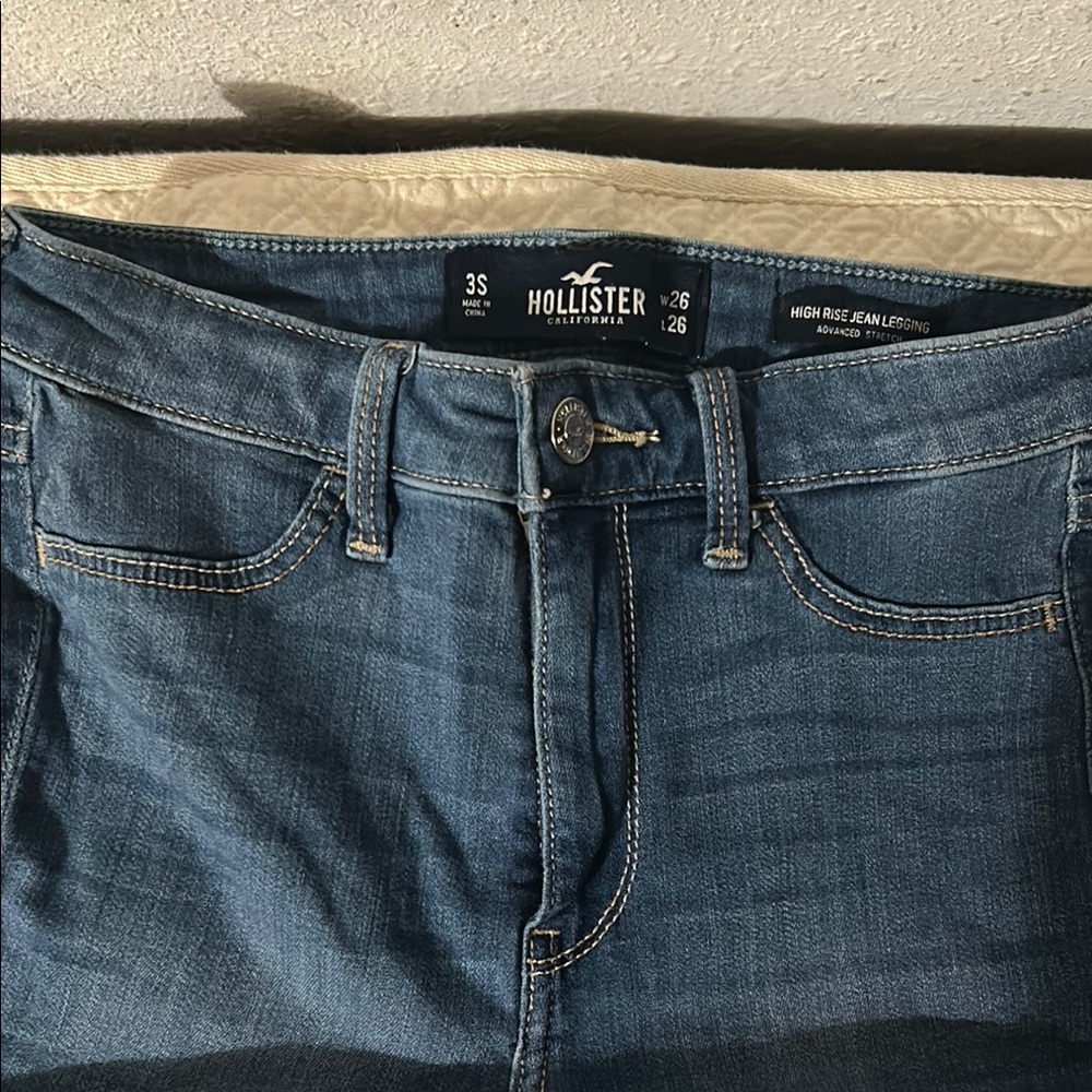 Hollister High Rise Blue Jeans Classic Denim